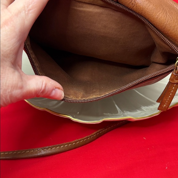 Fossil Tan Leather Shoulder Bag - Picture 3 of 8
